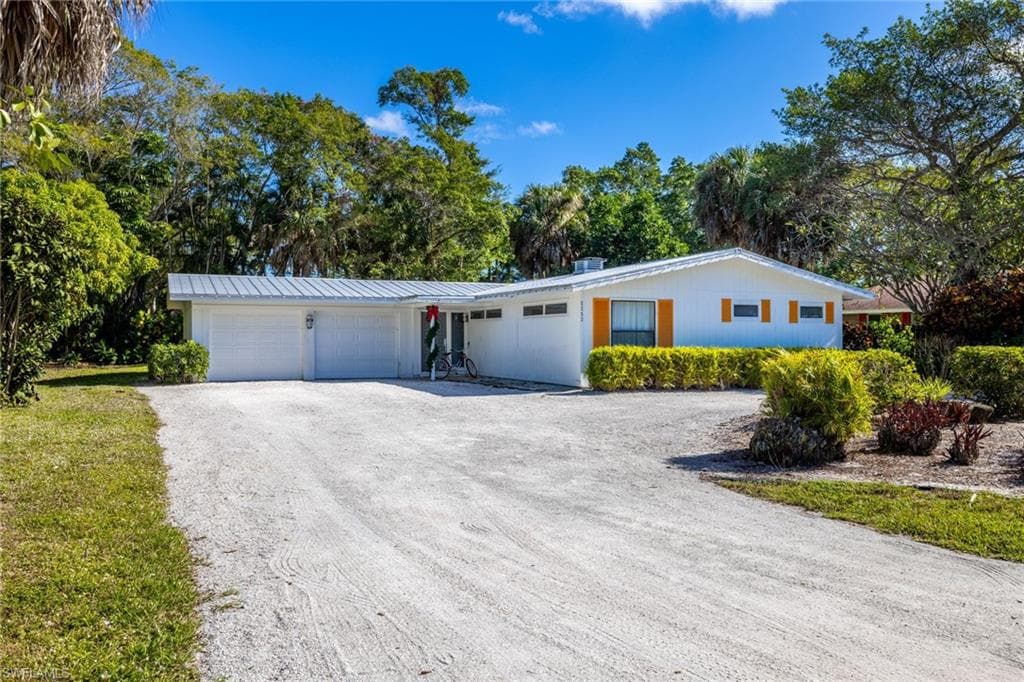 5252 Sand Dollar LN NAPLES, FL 34103
