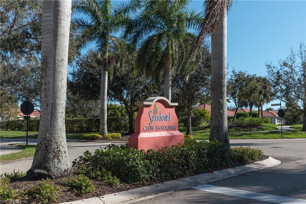 2468 Hopefield CT CAPE CORAL, FL 33991