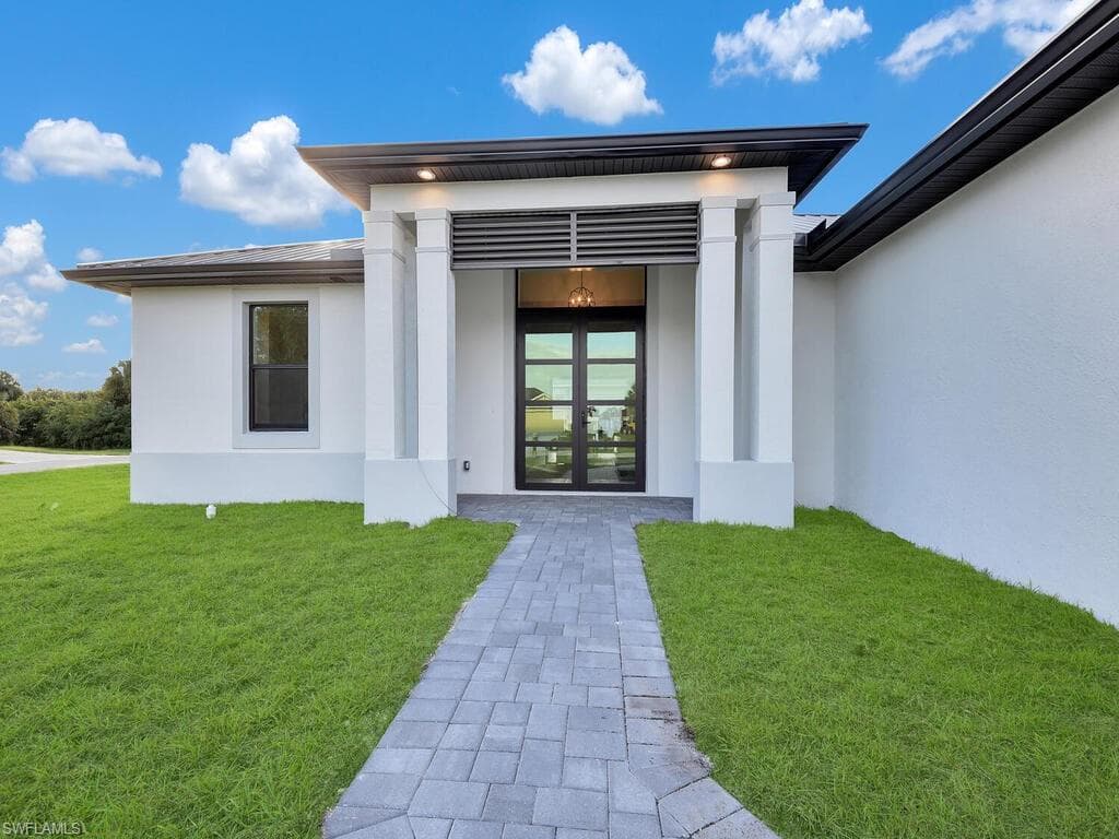 2009 3rd ST CAPE CORAL, FL 33993
