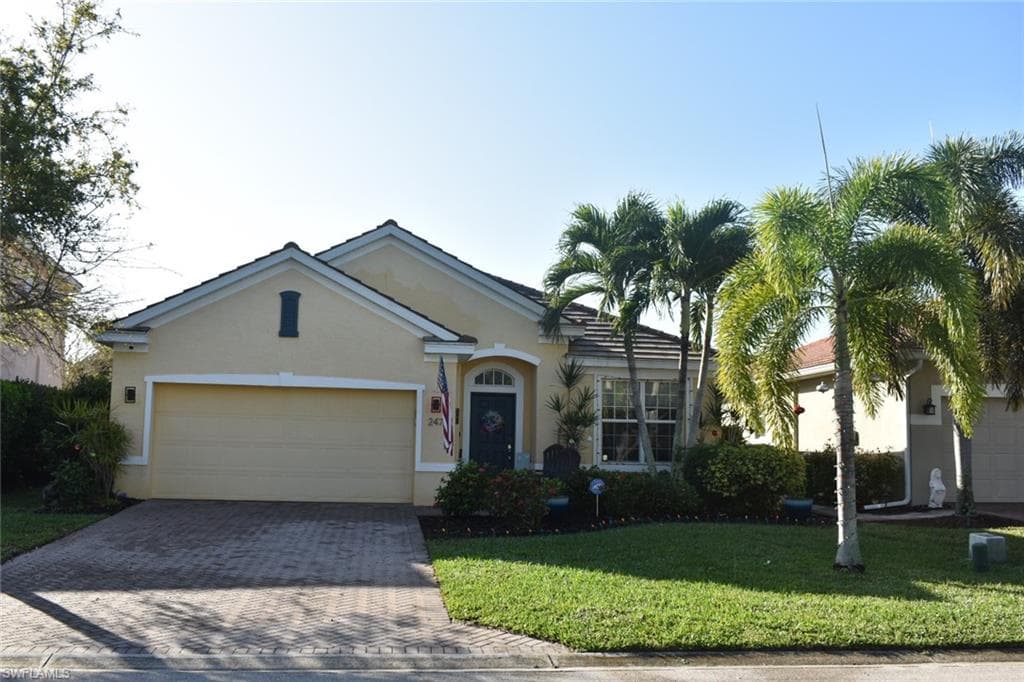 2473 Blackburn CIR CAPE CORAL, FL 33991