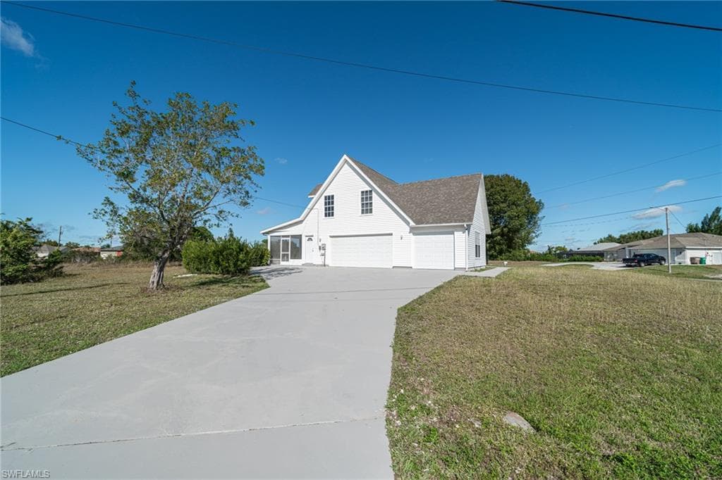 915 SW 4th TER CAPE CORAL, FL 33991