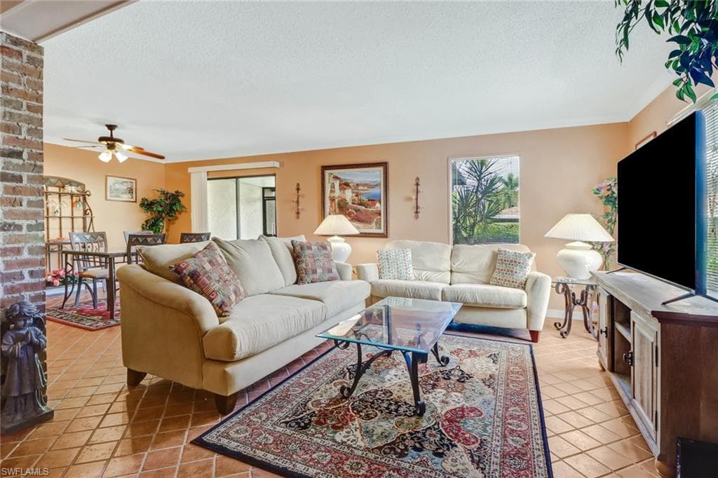 925 Palm View DR F-120 NAPLES, FL 34110