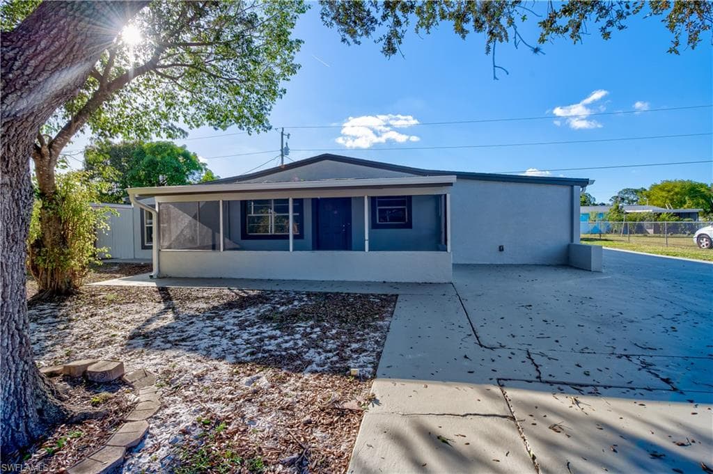 42 Abaco ST LEHIGH ACRES, FL 33936