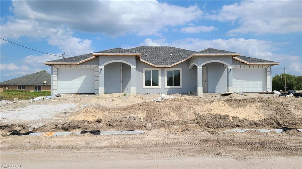 2807 Gilbert AVE LEHIGH ACRES, FL 33973