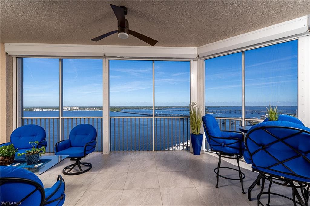 2104 W 1st ST 2204 FORT MYERS, FL 33901