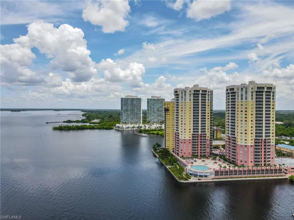 2745 1st ST 2002 FORT MYERS, FL 33916