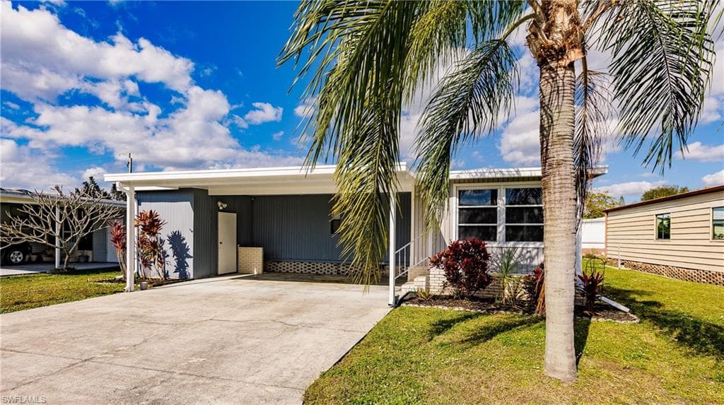 3049 Artesian LN NORTH FORT MYERS, FL 33917