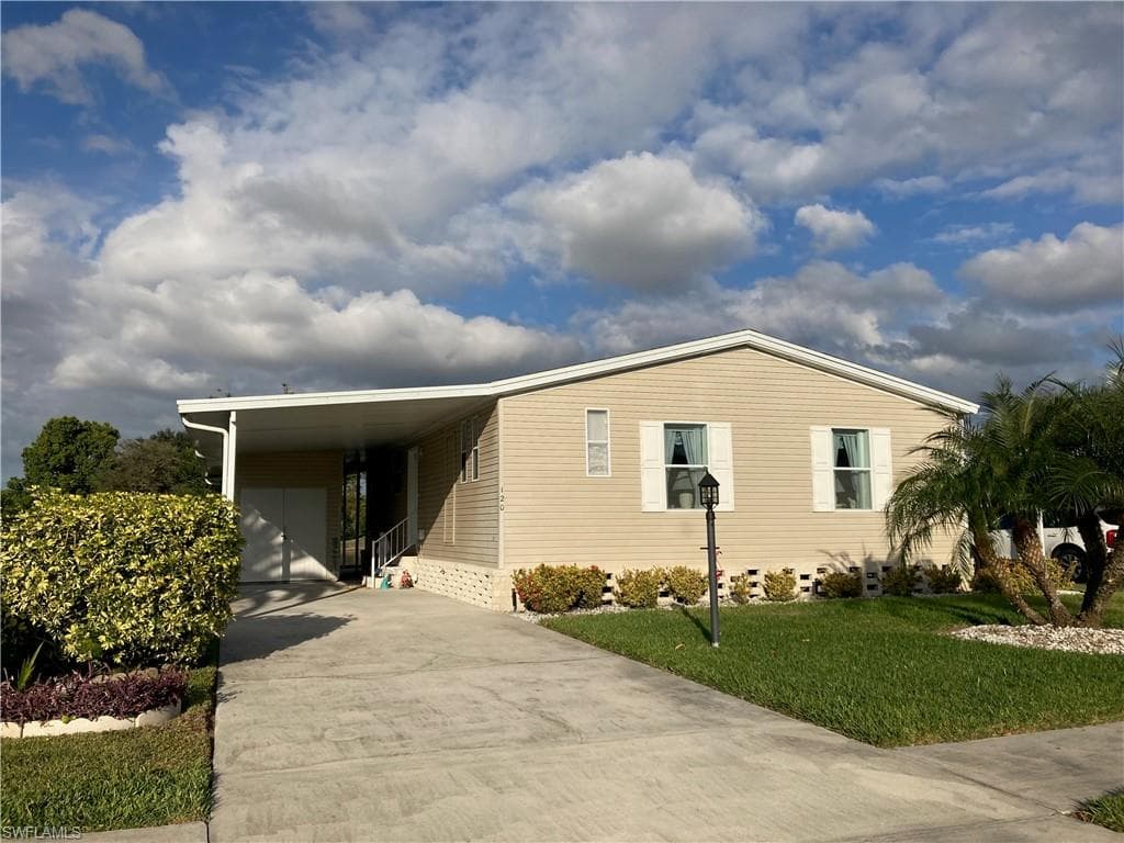 120 Calais CT NAPLES, FL 34112