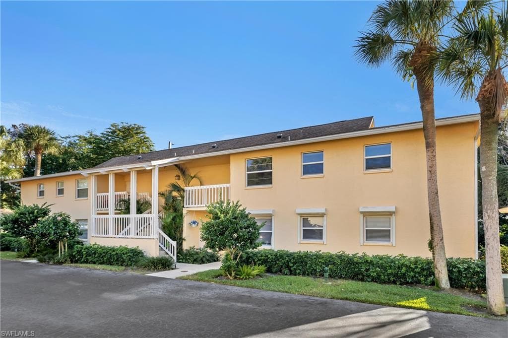 3200 Binnacle DR E4 NAPLES, FL 34103