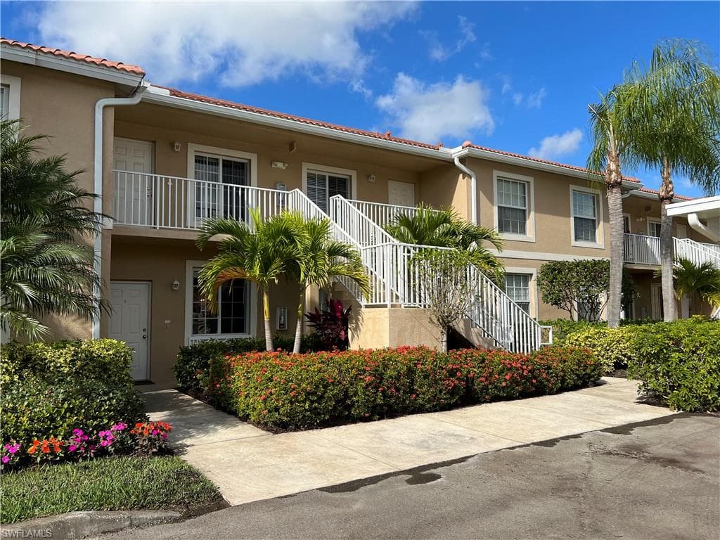2805 Cypress Trace CIR 1-101 NAPLES, FL 34119