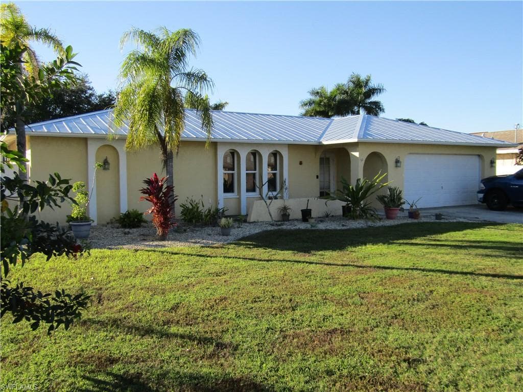528 SE 17th AVE CAPE CORAL, FL 33990