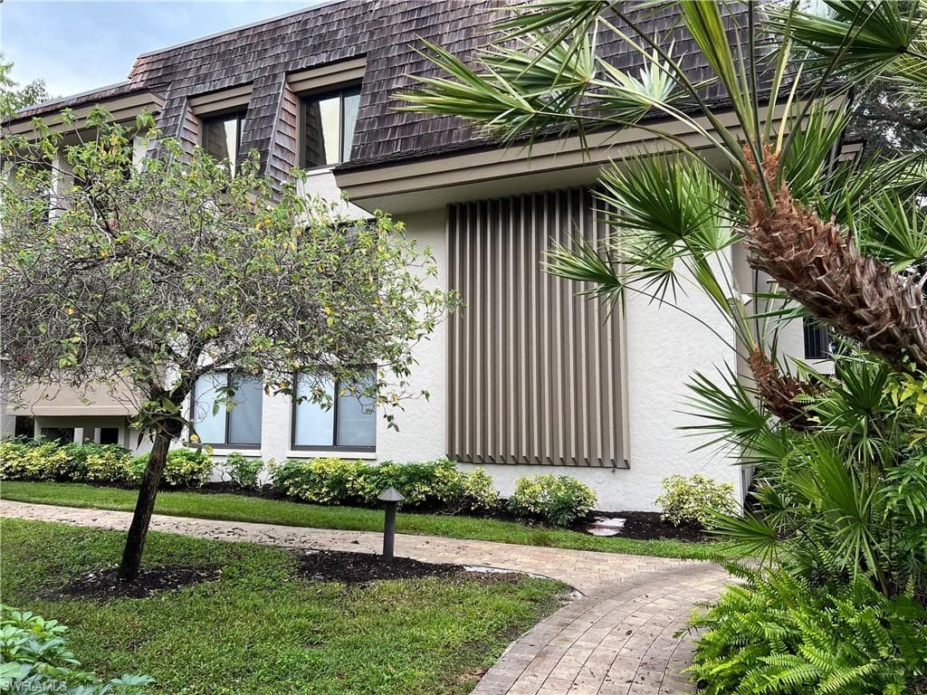 5954 Pelican Bay BLVD 211 NAPLES, FL 34108