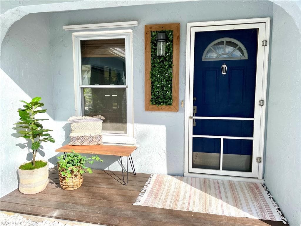 1011 SE 4th PL CAPE CORAL, FL 33990
