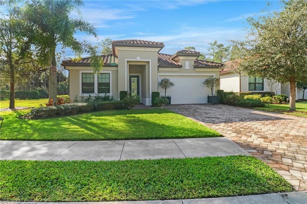 4435 Raffia Palm CIR NAPLES, FL 34119