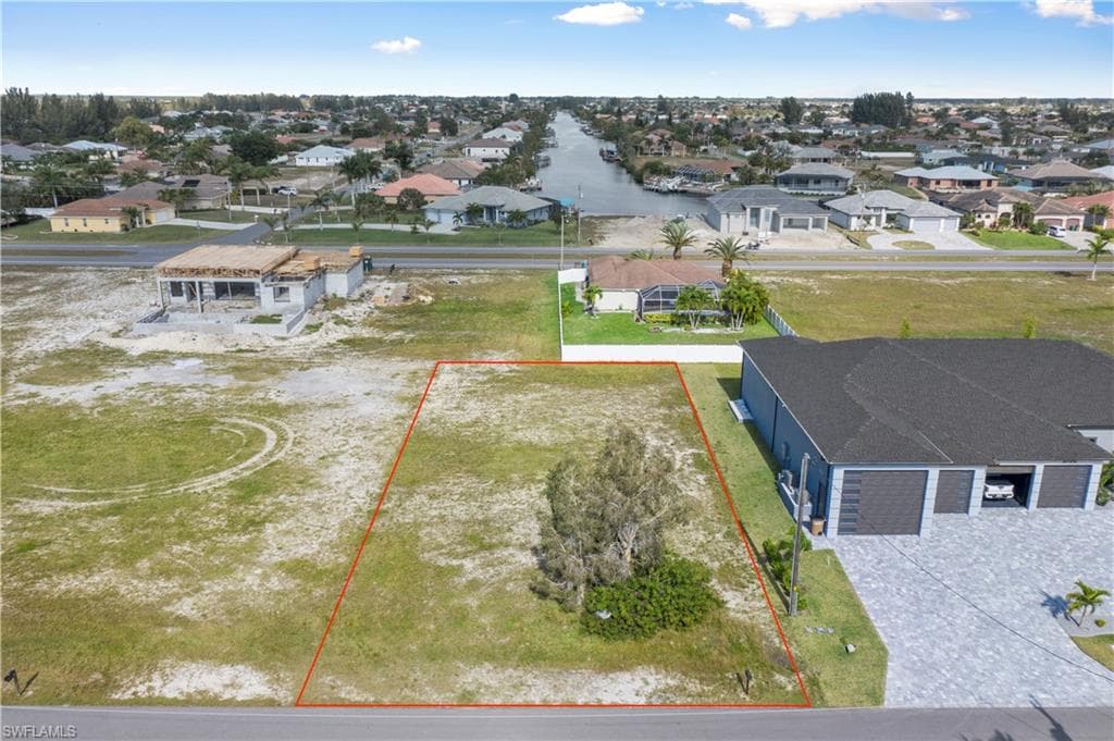 3733 SW 1st ST CAPE CORAL, FL 33991