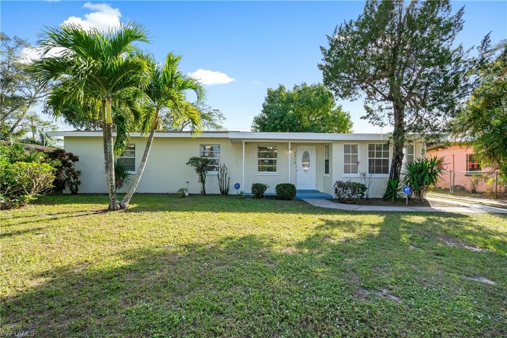 3314 Apache ST FORT MYERS, FL 33916