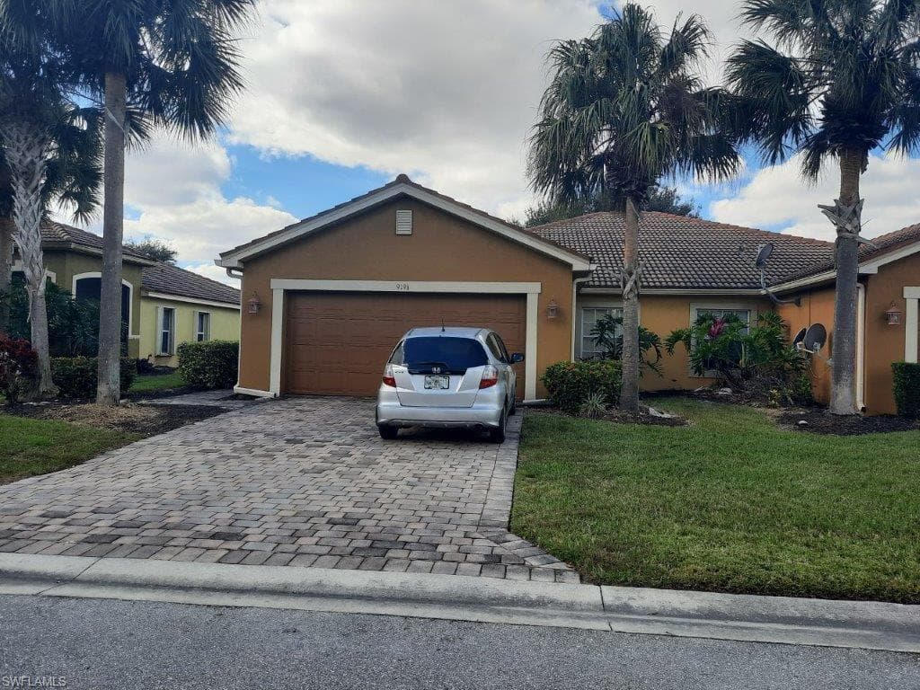 9196 Aegean CIR LEHIGH ACRES, FL 33936