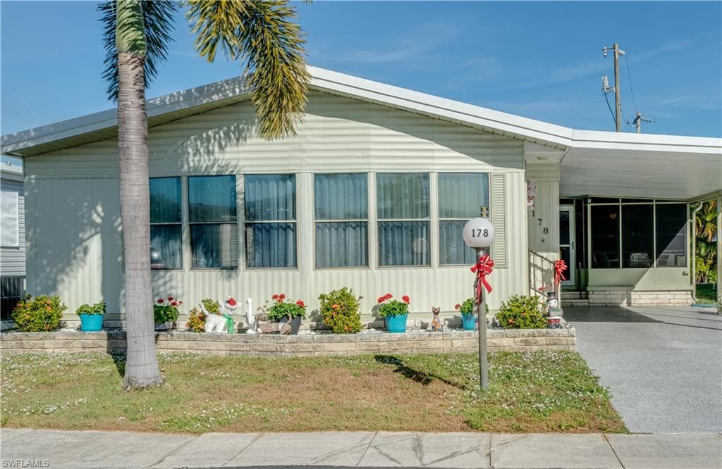 178 Lakeside DR S NORTH FORT MYERS, FL 33903