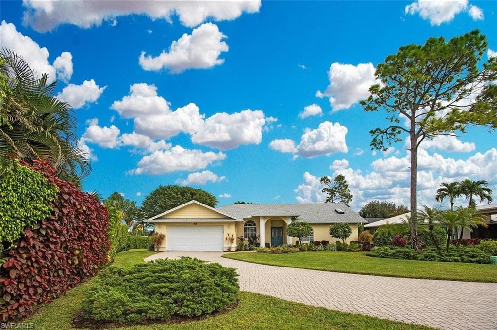 1912 Imperial Golf Course BLVD NAPLES, FL 34110