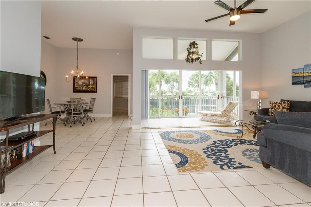 2550 Citrus Lake DR W-201 NAPLES, FL 34109