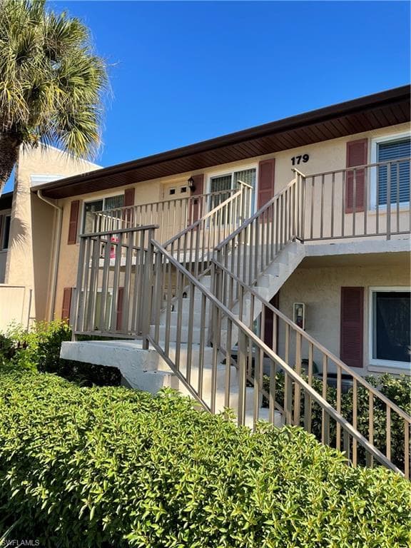 179 Penny LN 8 NAPLES, FL 34112