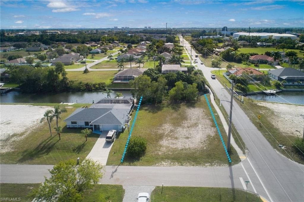 1926 SW 30th TER CAPE CORAL, FL 33914