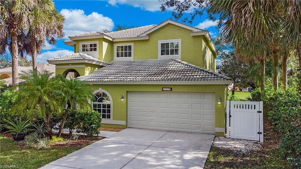 2225 Heritage Greens DR NAPLES, FL 34119