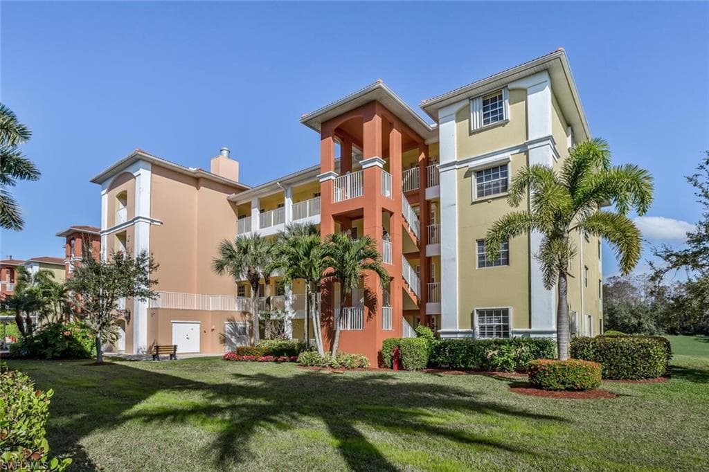 6824 Sterling Greens PL 3404 NAPLES, FL 34104