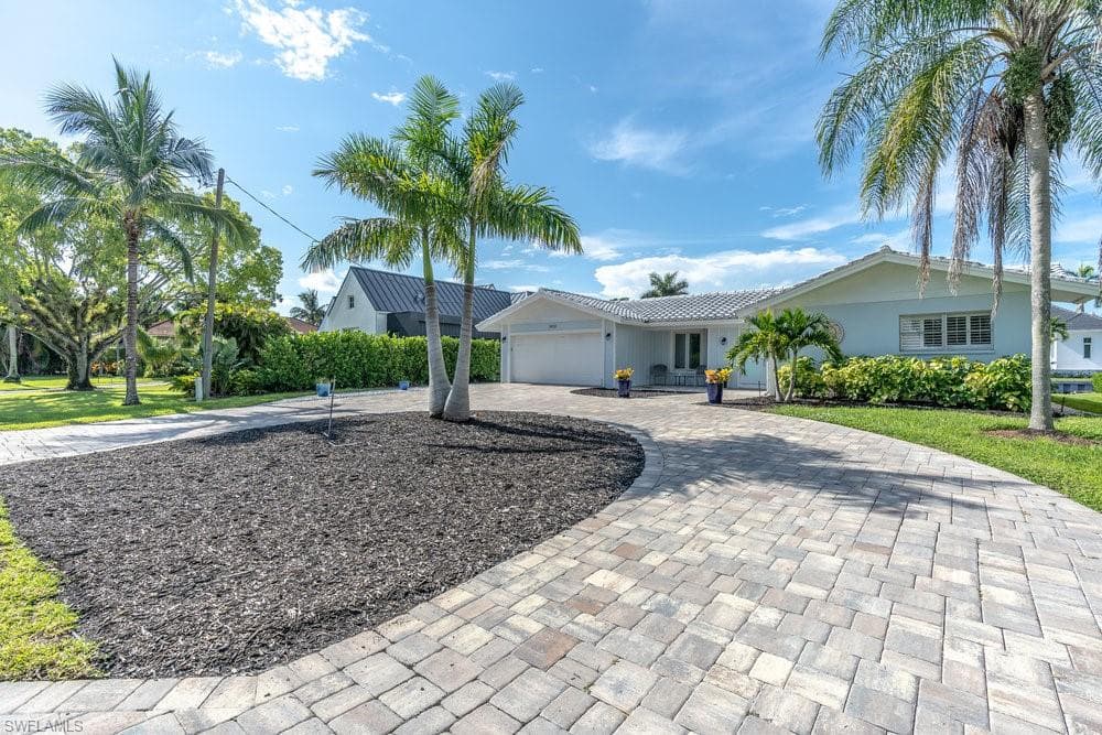 1400 Marlin DR NAPLES, FL 34102