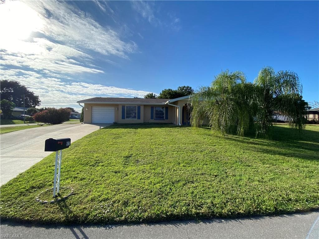 927 SE 18th ST CAPE CORAL, FL 33990
