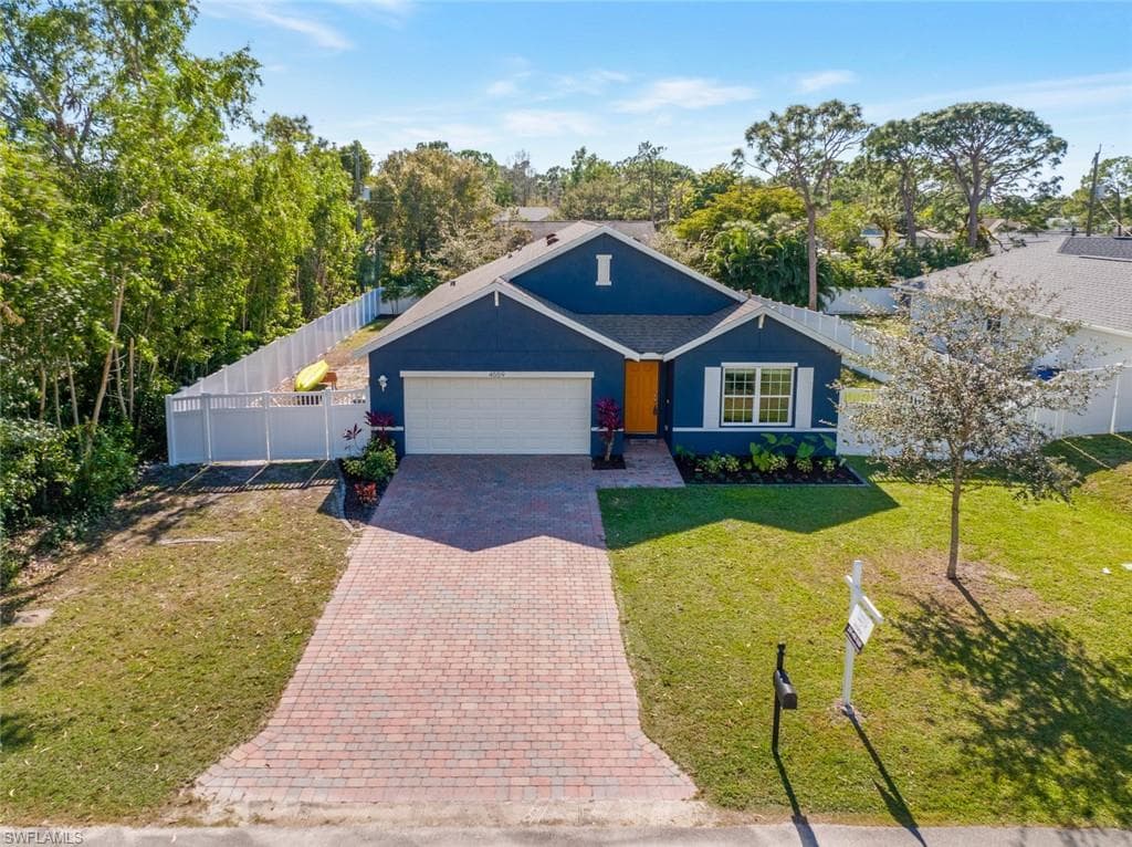 4559 Catalina LN BONITA SPRINGS, FL 34134