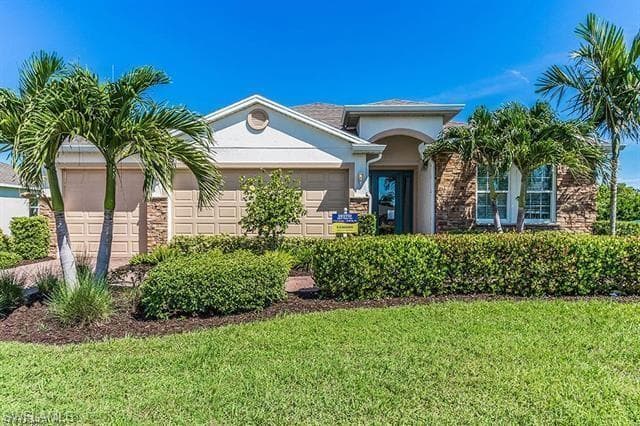 3199 Amadora CIR CAPE CORAL, FL 33909