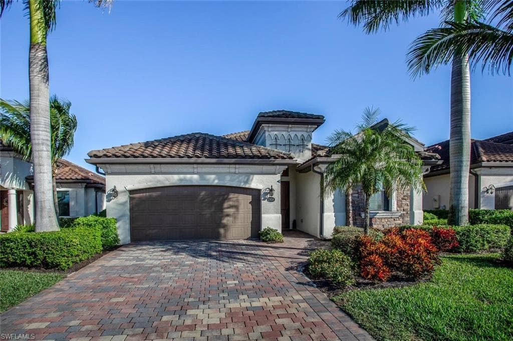 2926 Aviamar CIR NAPLES, FL 34114