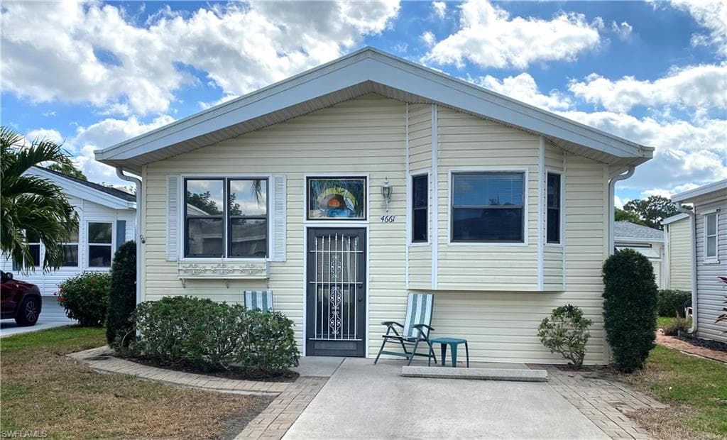 4661 Liberty LN W ESTERO, FL 33928