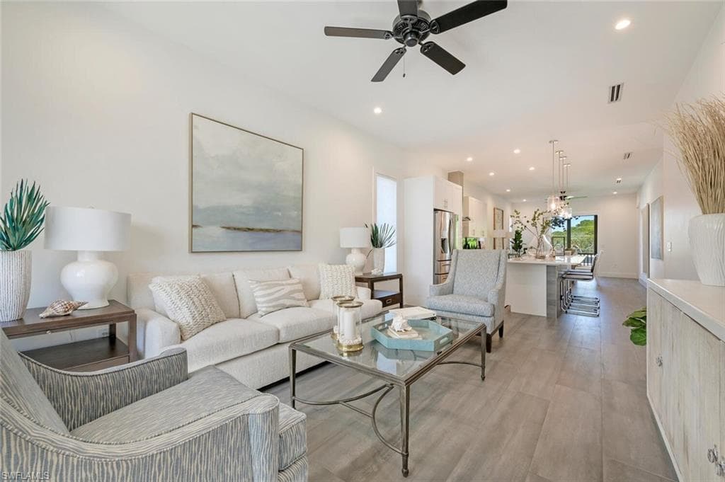 3045 Lunar ST NAPLES, FL 34112