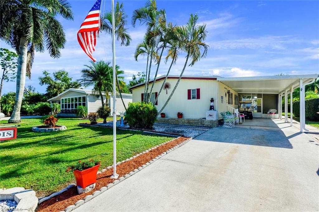 110 Sugar Loaf LN NAPLES, FL 34114