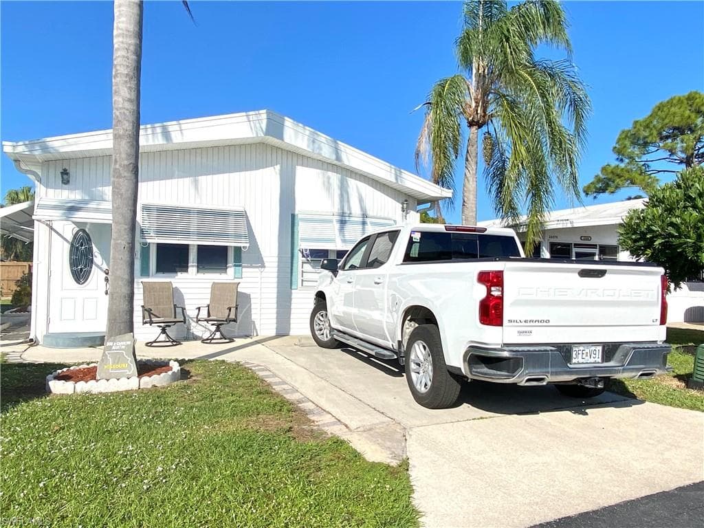 4570 Washington WAY E ESTERO, FL 33928