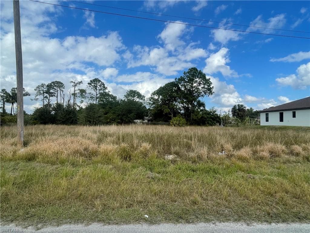 3904 5th ST SW LEHIGH ACRES, FL 33976