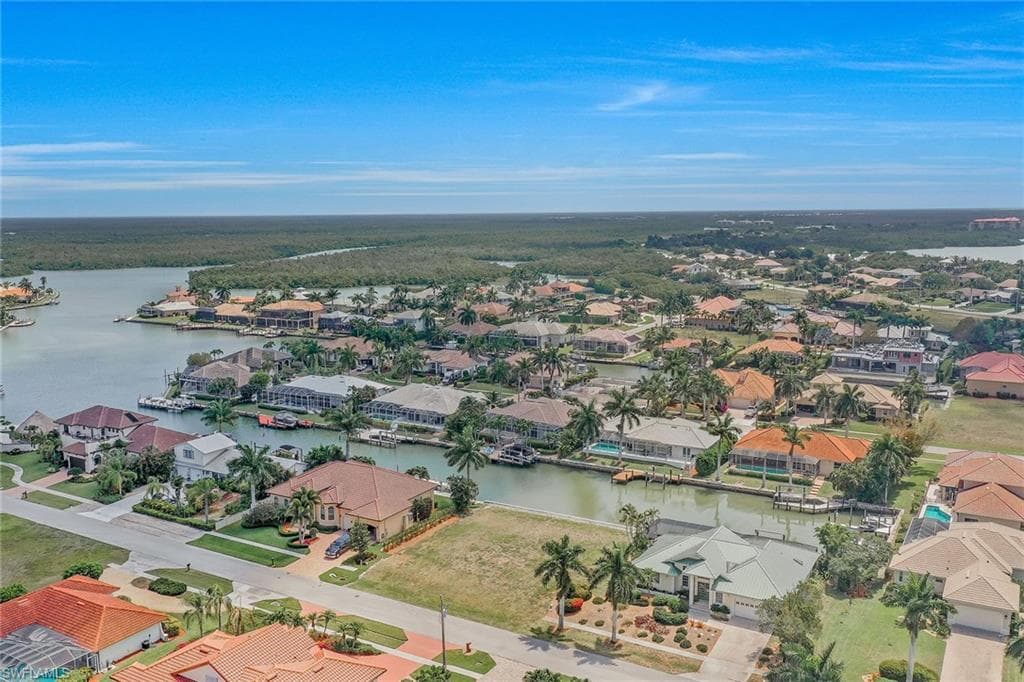 131 Channel CT MARCO ISLAND, FL 34145