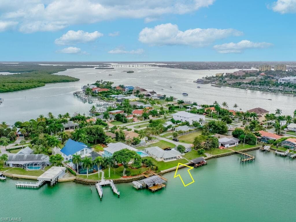 13 Hawk ST NAPLES, FL 34113