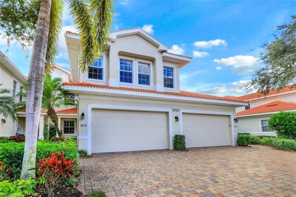 7873 Hawthorne DR 202 NAPLES, FL 34113