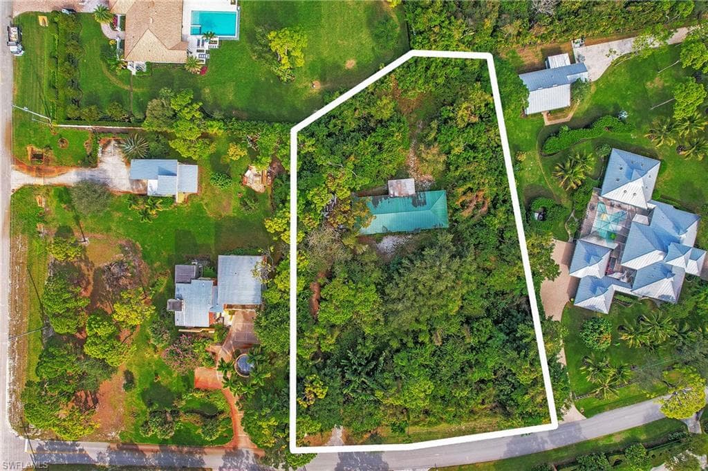 39 Cajeput DR NAPLES, FL 34108