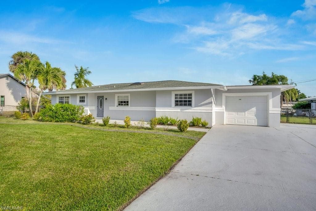 2168 Club House RD NORTH FORT MYERS, FL 33917