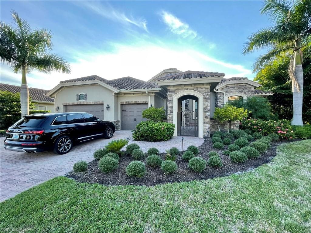 9247 Marble Stone DR NAPLES, FL 34120