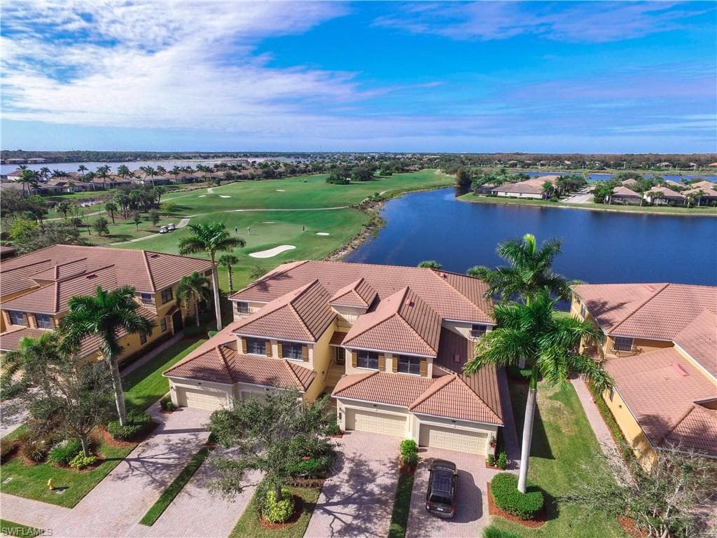 10542 Smokehouse Bay DR 202 NAPLES, FL 34120