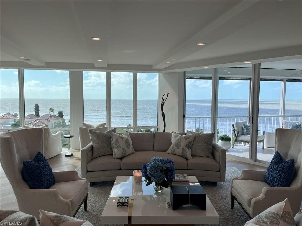 3991 Gulf Shore BLVD N 601 NAPLES, FL 34103