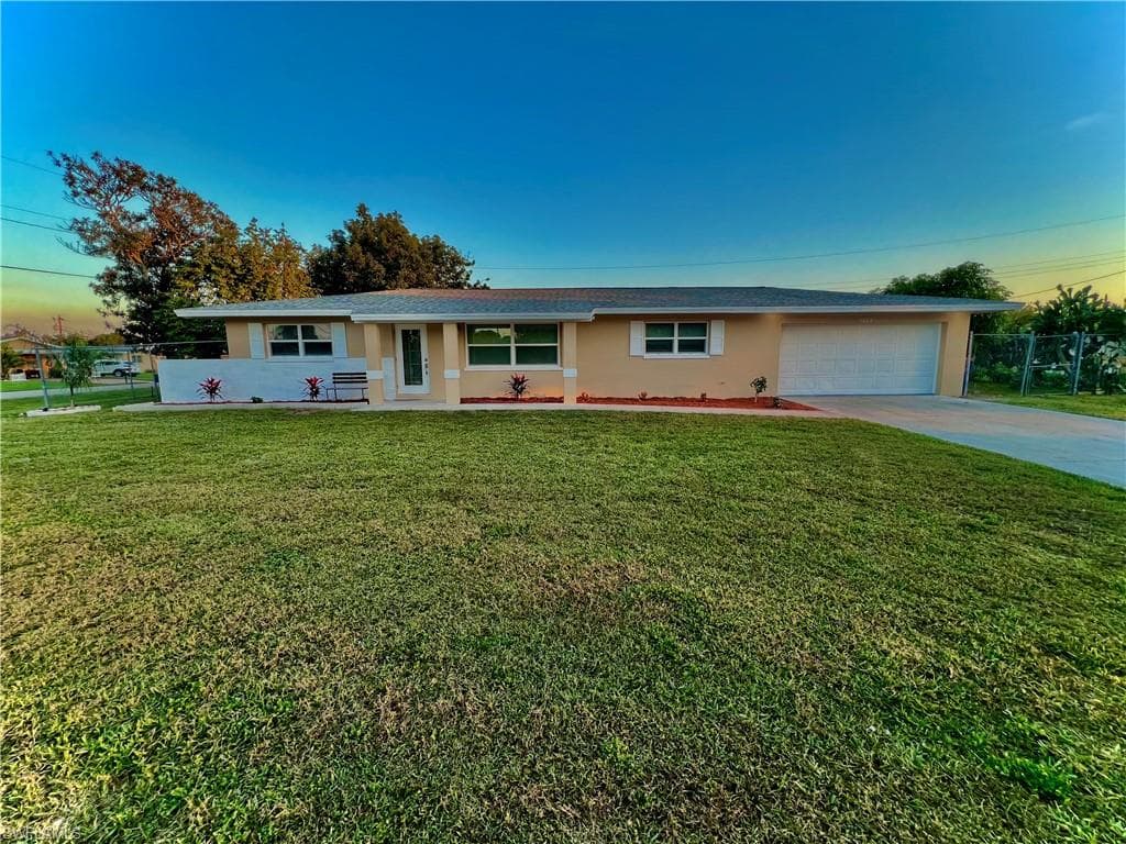 1004 E Jersey RD LEHIGH ACRES, FL 33936