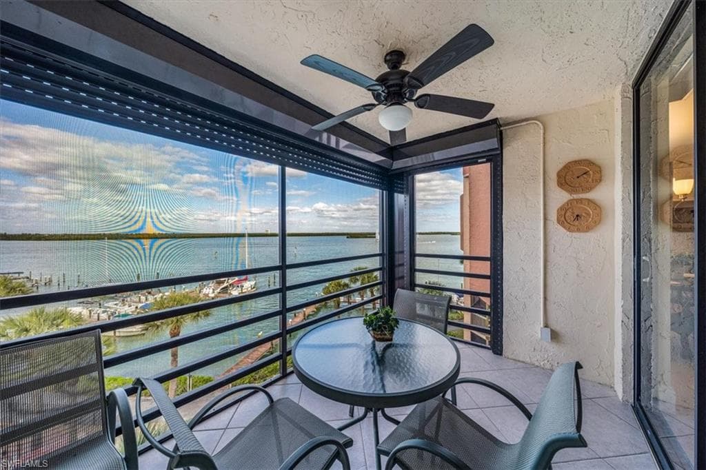 1085 Bald Eagle DR B505 MARCO ISLAND, FL 34145