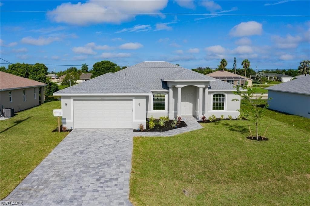 6521 Astoria AVE FORT MYERS, FL 33905