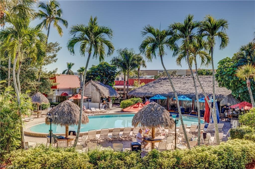 2555 Tamiami TRL N 129 NAPLES, FL 34103